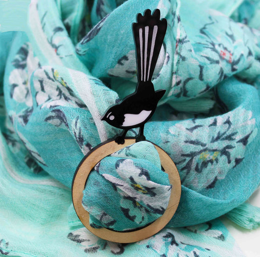 Willie Wagtail Brooch Buckle