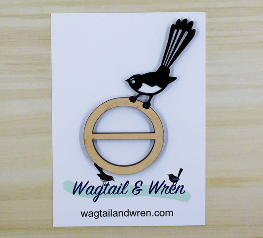 Willie Wagtail Brooch Buckle